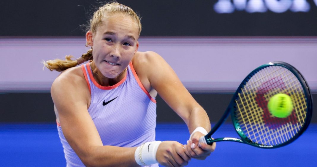 ningbo-open-andreeva-advances-to-semis-after-defeating-injured-krejcikova-2