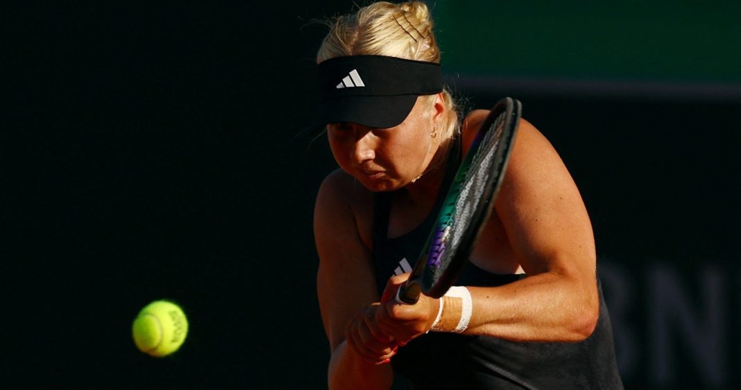 japan-open-clara-tauson-defeats-harriet-dart-to-advance-to